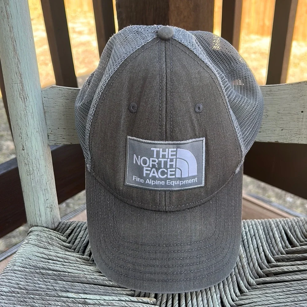 The North Face O/S Gray Heather Mudder Trucker Hat